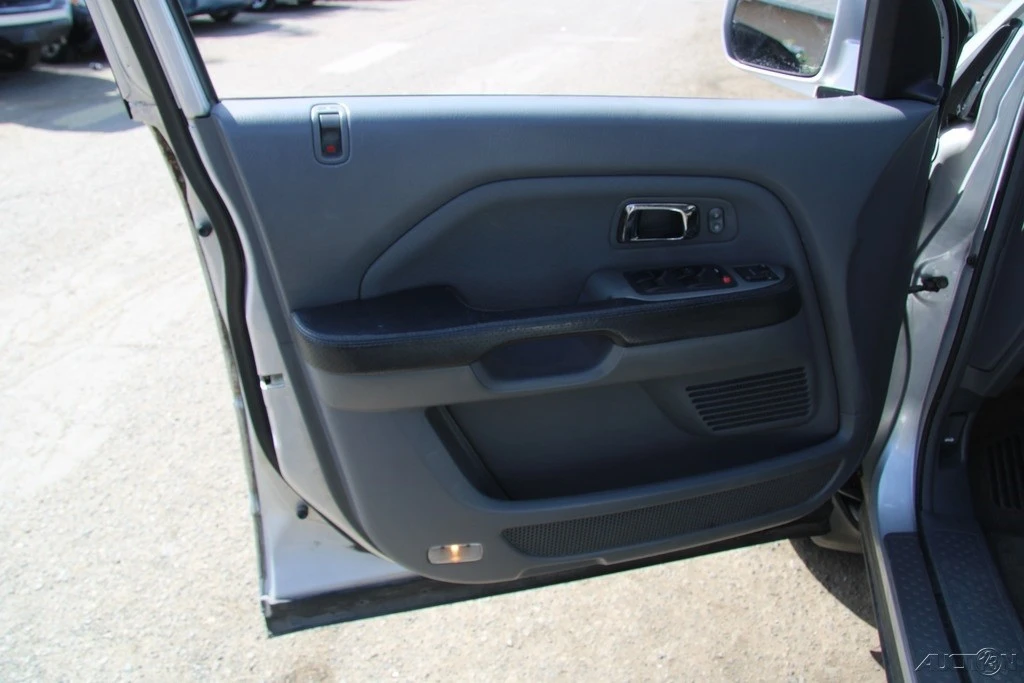 2004 Honda Pilot 1st Gen - Image 13 of 21