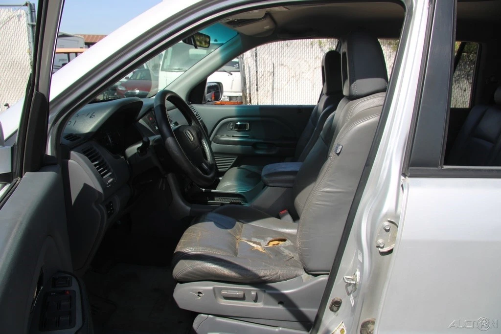 2004 Honda Pilot 1st Gen - Image 14 of 21