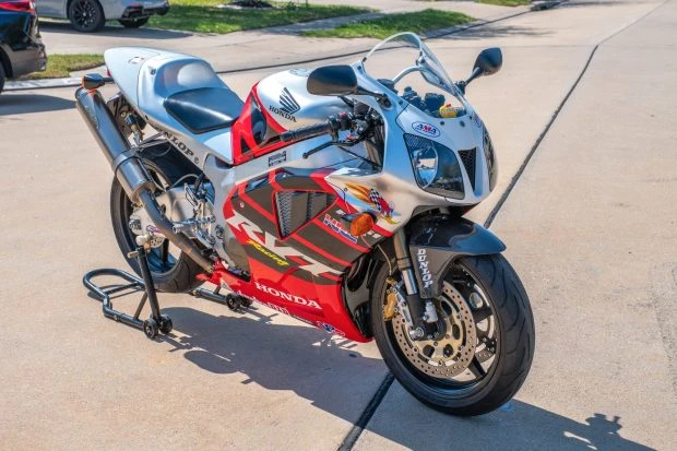 2004 Honda RC51 - Image 4 of 8