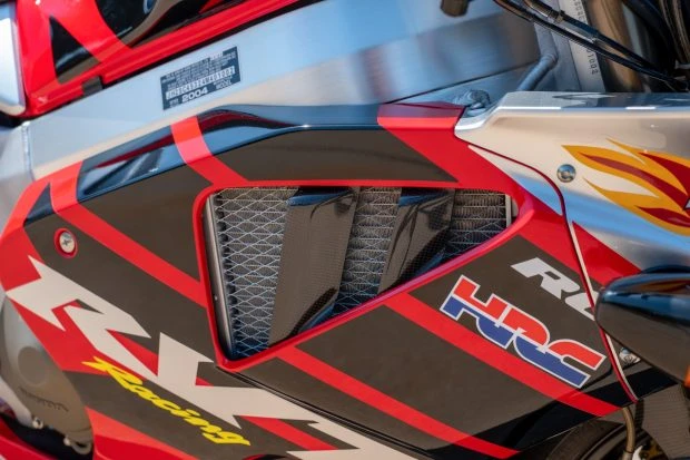 2004 Honda RC51 - Image 6 of 8