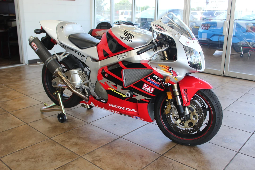 2004 Honda RC51 - Image 15 of 31