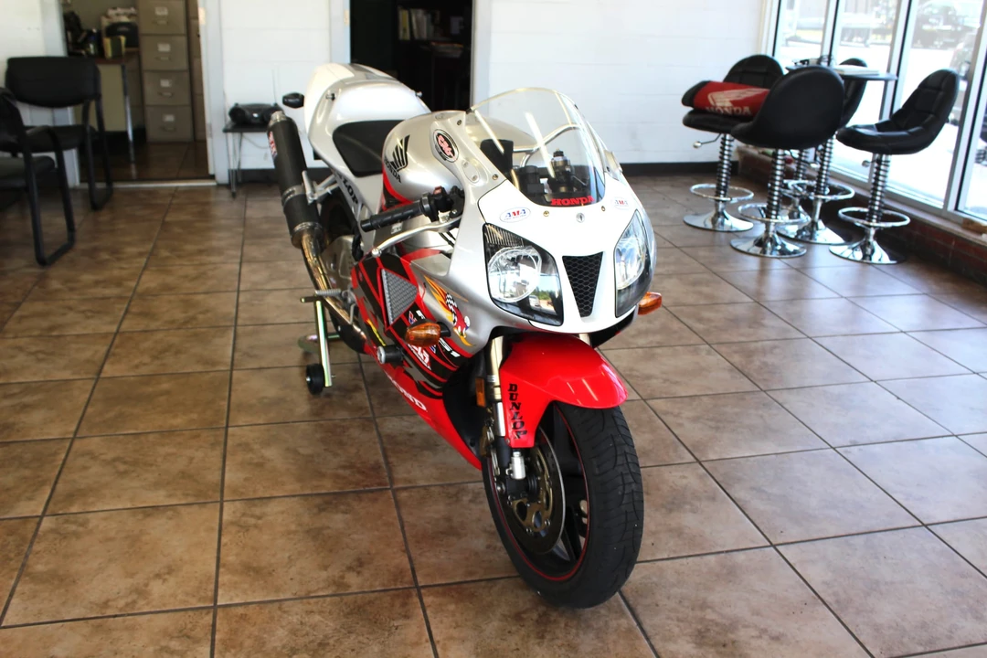 2004 Honda RC51 - Image 16 of 31