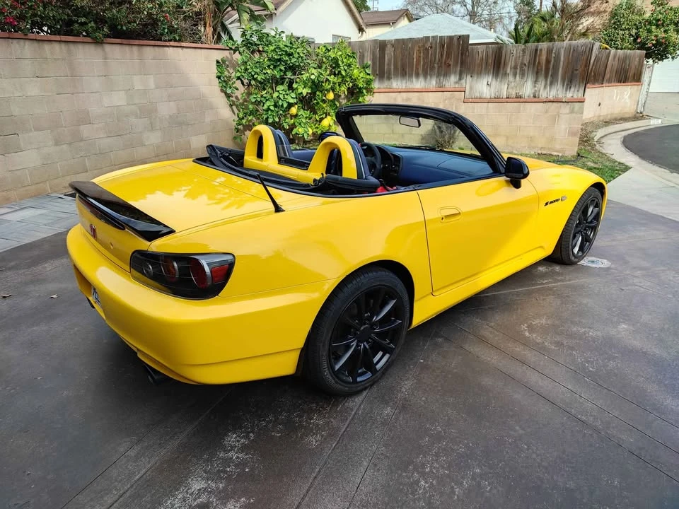 2004 Honda AP2 S2000 - Image 3 of 4