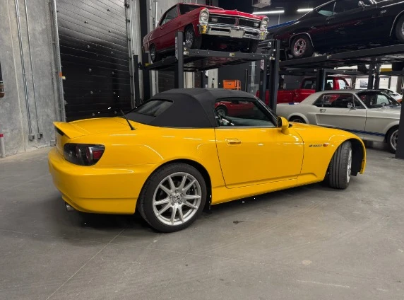 2004 Honda AP2 S2000 - Image 3 of 5