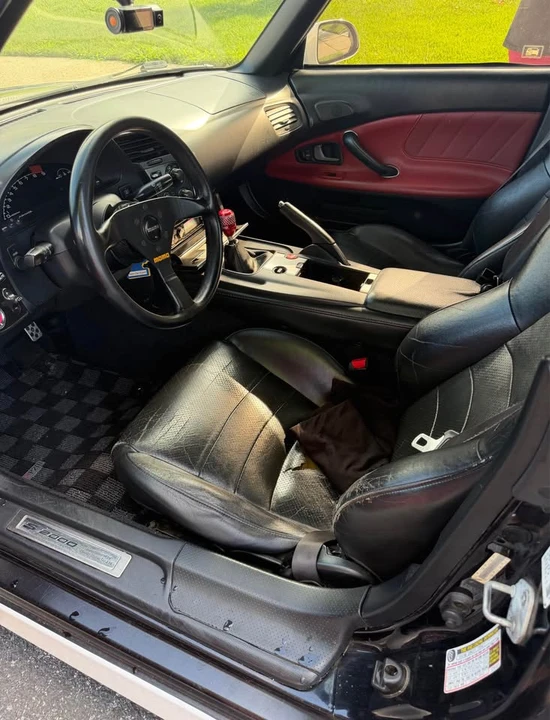2004 Honda AP2 S2000 - Image 6 of 8
