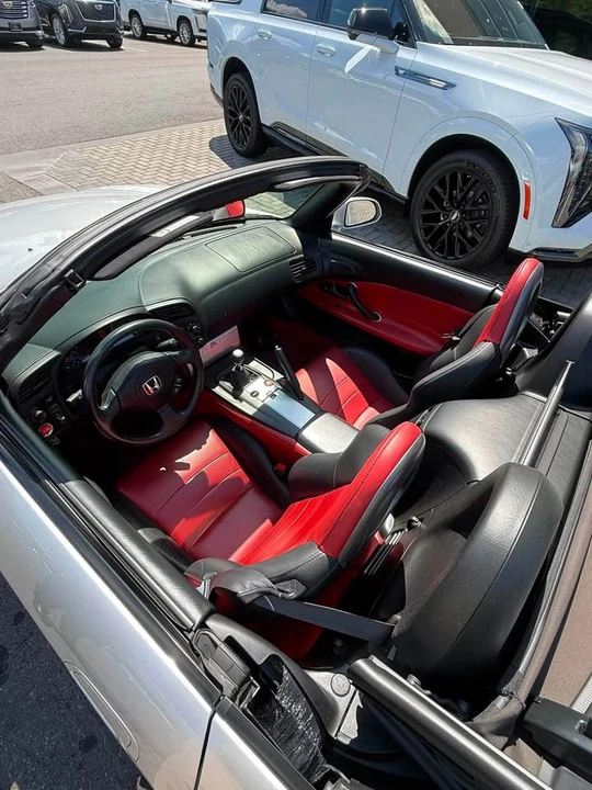 2004 Honda AP2 S2000 - Image 9 of 12