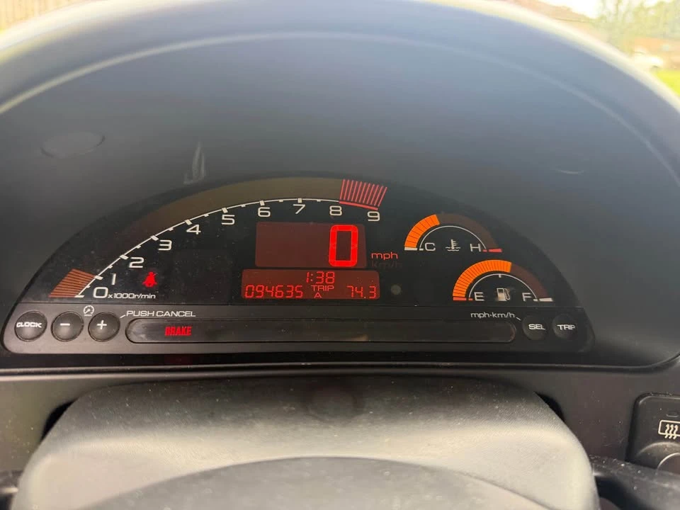 2004 Honda AP2 S2000 - Image 4 of 5