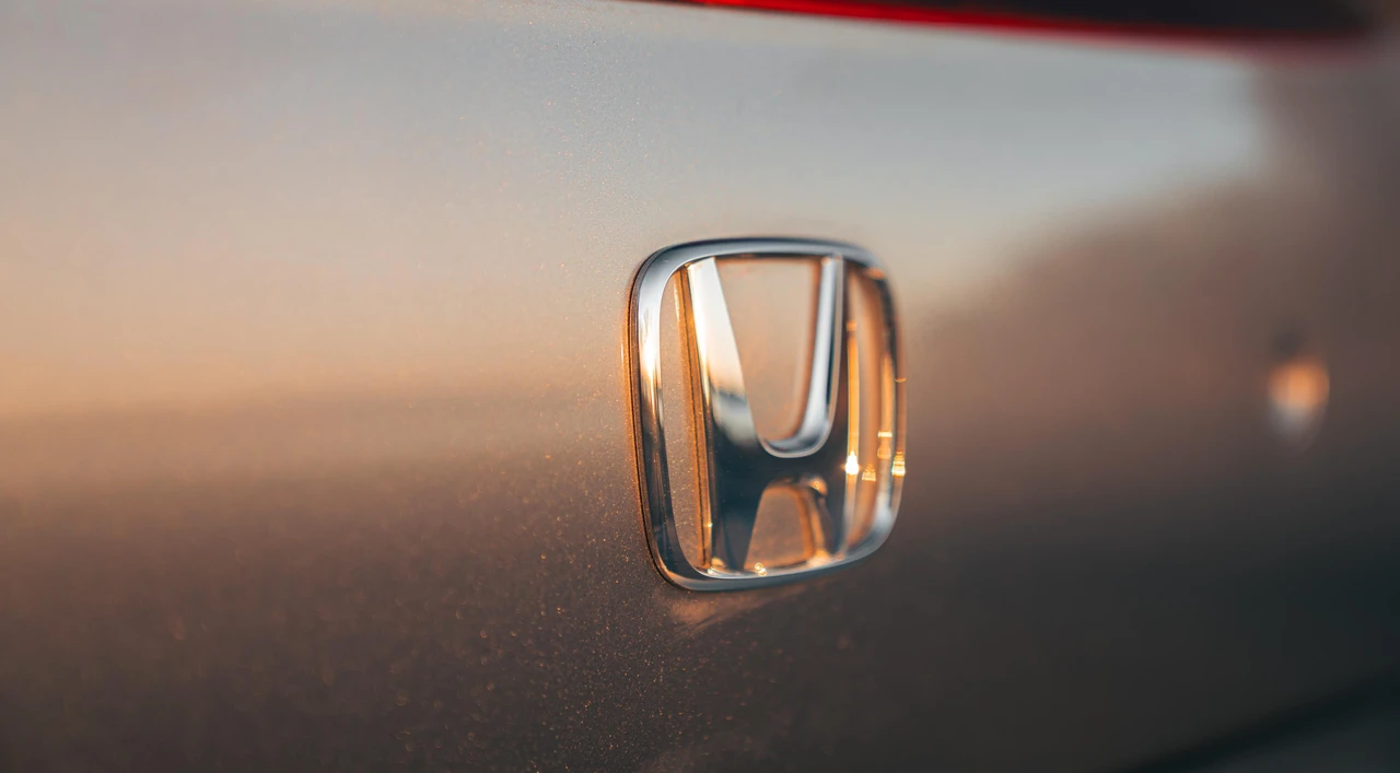 2004 Honda AP2 S2000 - Image 21 of 31