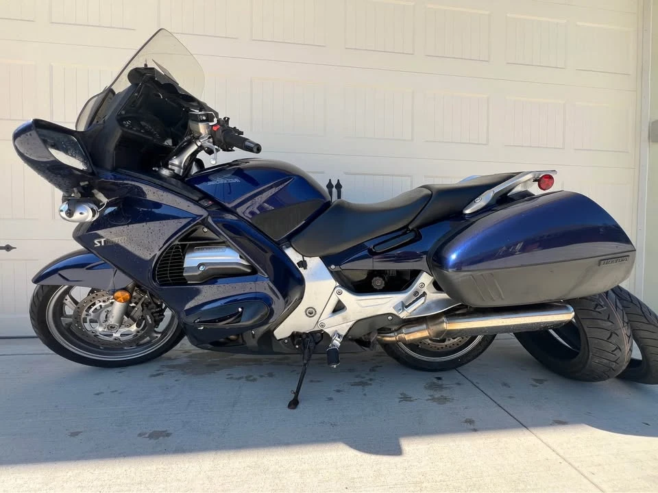 2004 Honda Motorcycles - Image 2 of 5