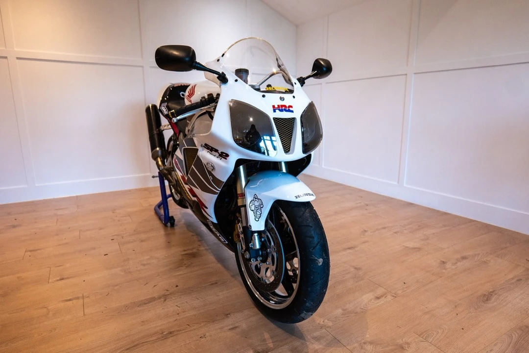 2004 Honda RC51 - Image 8 of 30