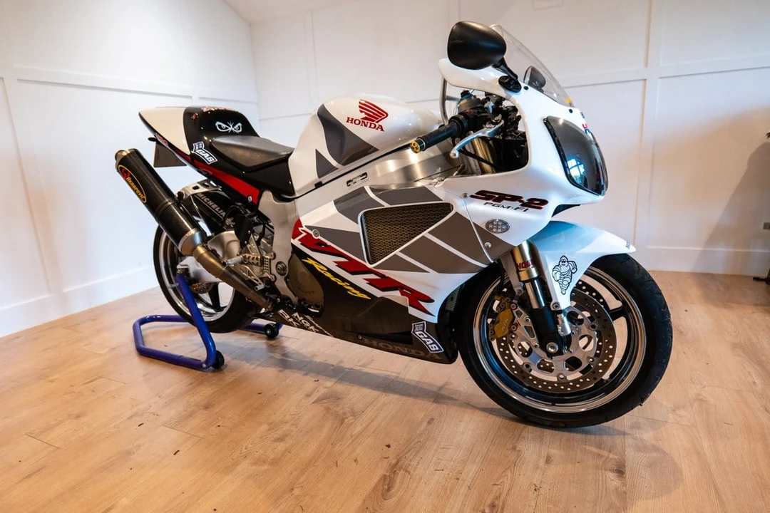 2004 Honda RC51 - Image 3 of 30