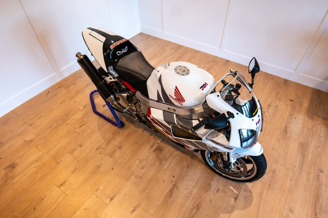 2004 Honda RC51 - Image 15 of 30