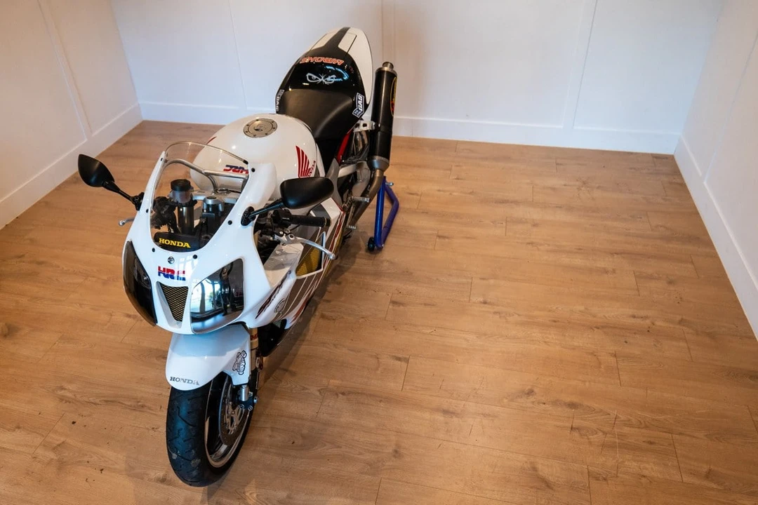 2004 Honda RC51 - Image 5 of 30