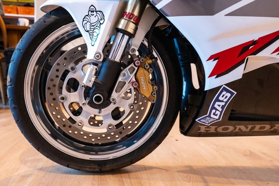 2004 Honda RC51 - Image 27 of 30