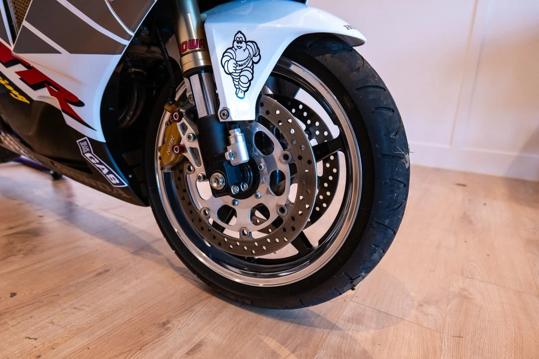 2004 Honda RC51 - Image 18 of 30