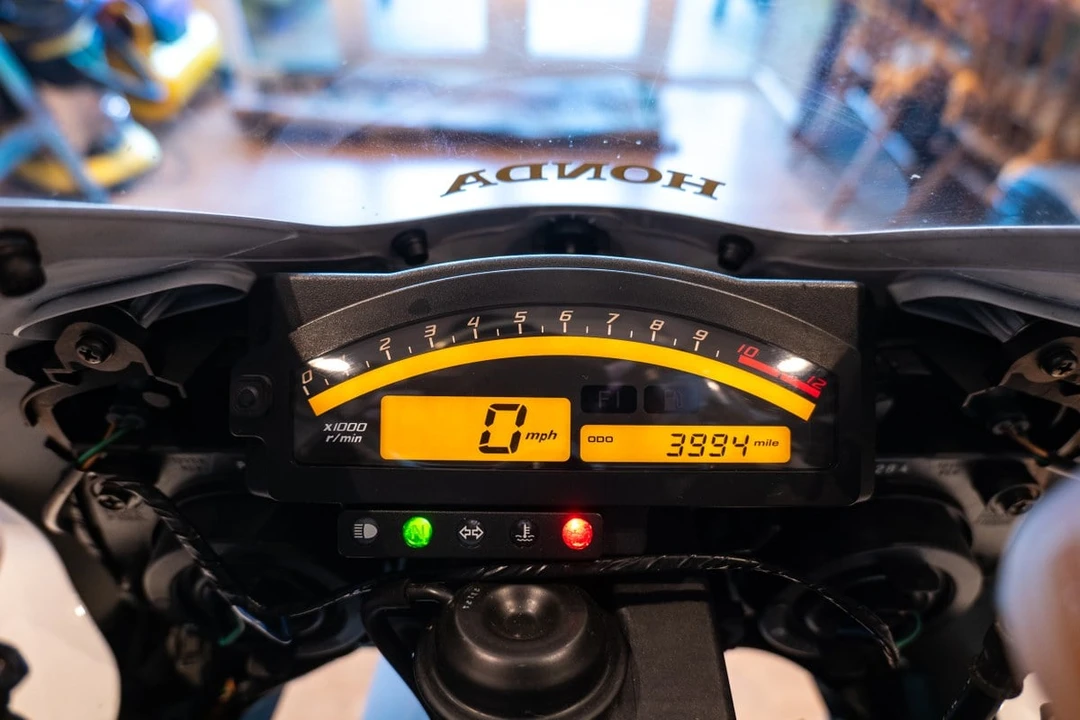 2004 Honda RC51 - Image 29 of 30