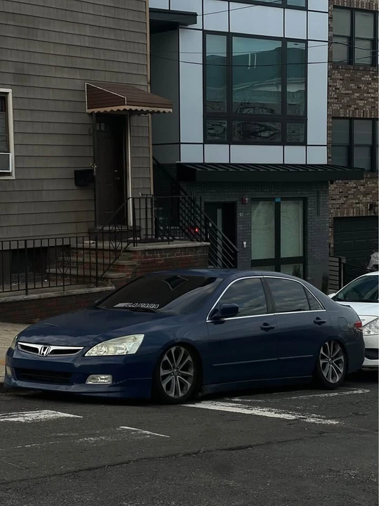 2004 Honda Accord 7th Gen - Image 2 of 3