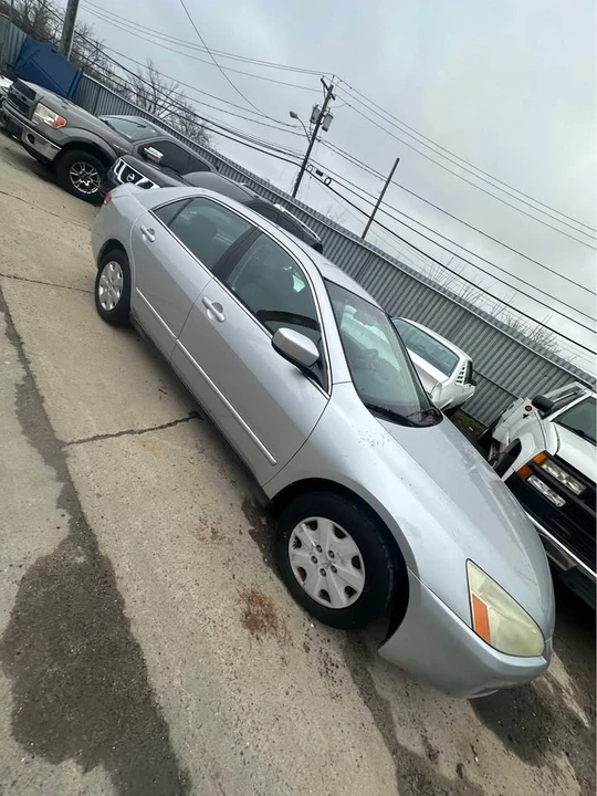2004 Honda Accord 7th Gen - Image 2 of 9