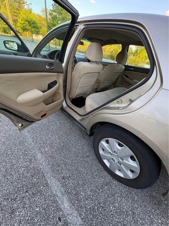 2004 Honda Accord 7th Gen - Image 15 of 20