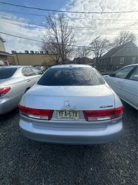 2004 Honda Accord 7th Gen - Image 4 of 8