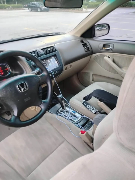 2004 Honda Civic 7th Gen - Image 2 of 4