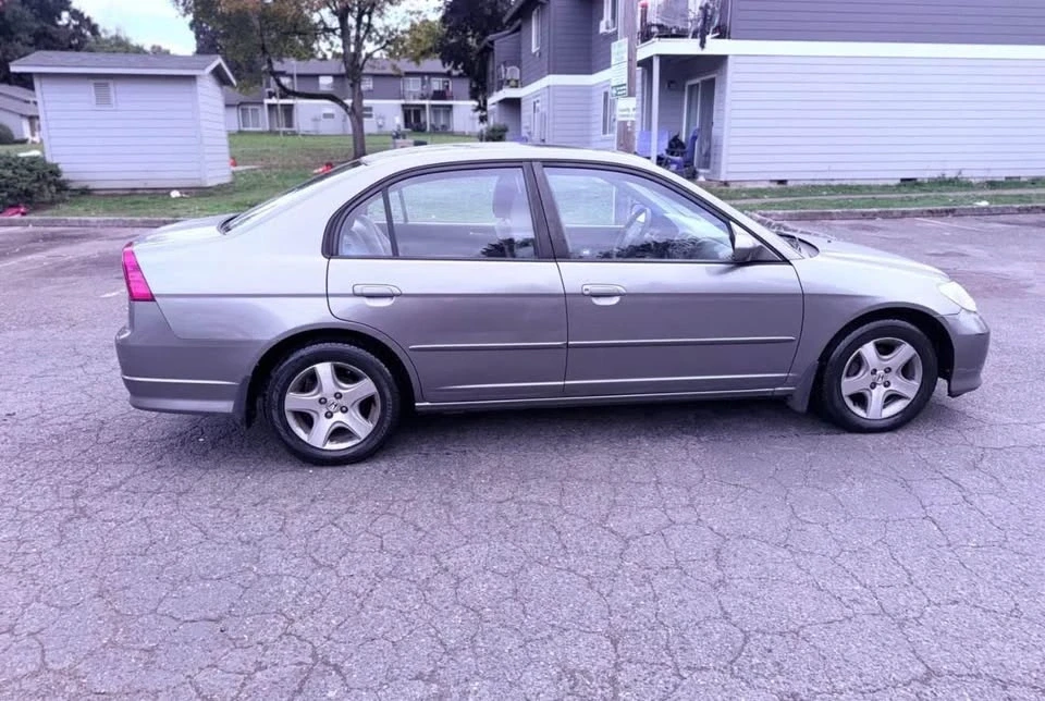 2004 Honda Civic 7th Gen - Image 8 of 16