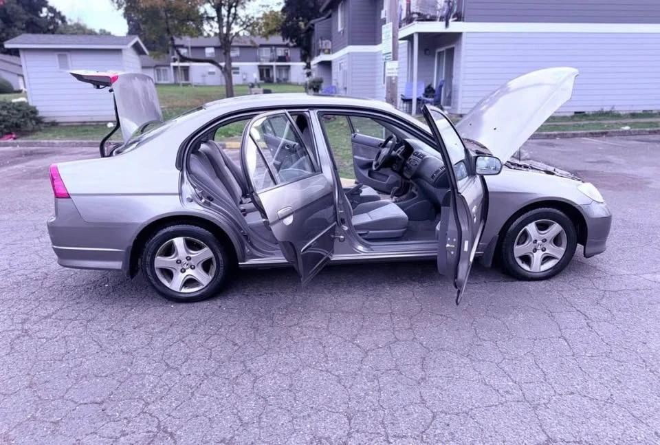 2004 Honda Civic 7th Gen - Image 9 of 16