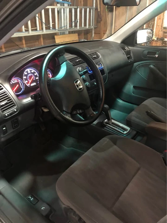 2004 Honda Civic 7th Gen - Image 2 of 4