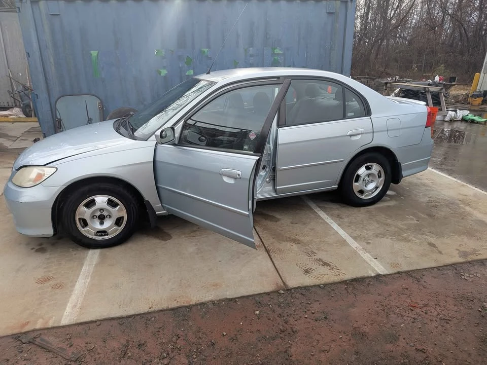 2004 Honda Civic 7th Gen - Image 2 of 14
