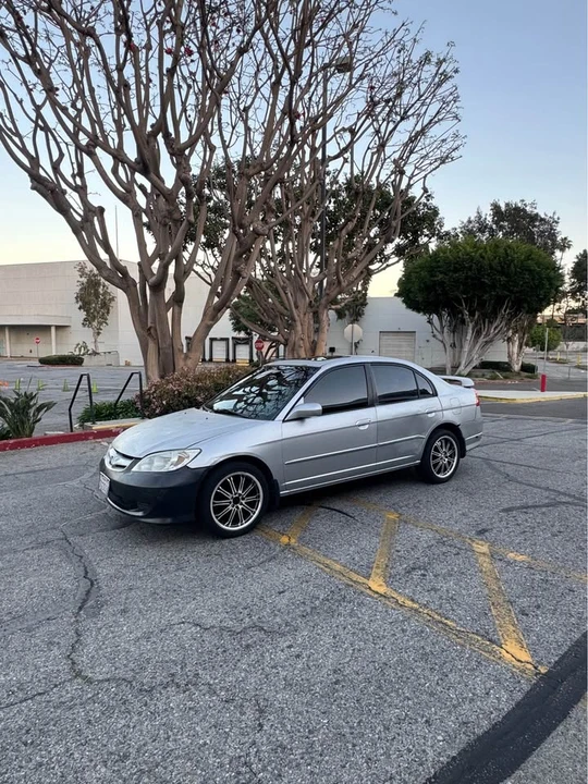 2004 Honda Civic 7th Gen - Image 2 of 8