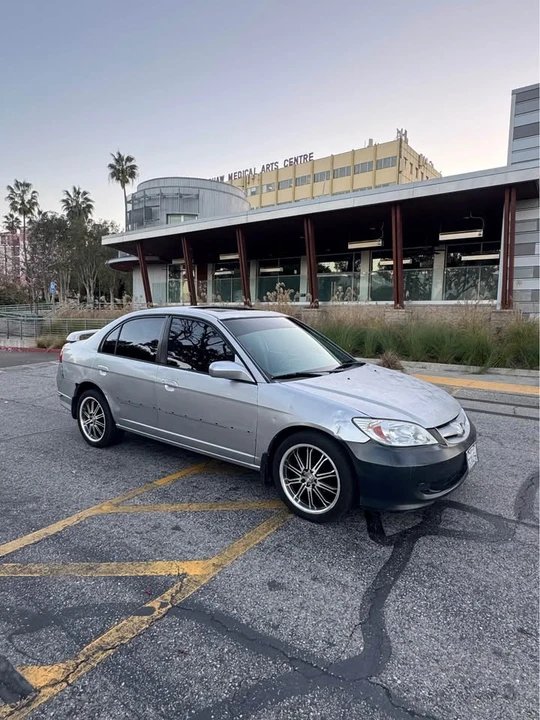 2004 Honda Civic 7th Gen - Image 3 of 8