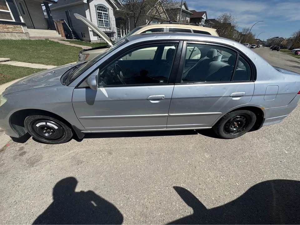 2004 Honda Civic 7th Gen - Image 2 of 8