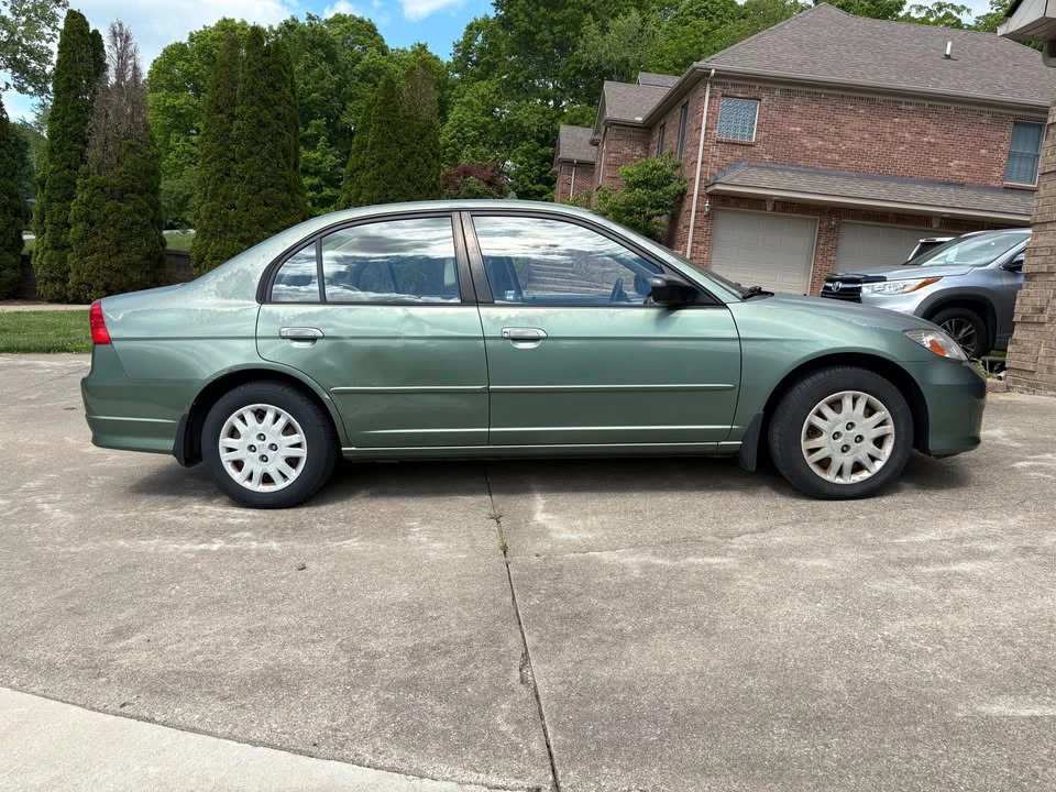 2004 Honda Civic 7th Gen - Image 2 of 7