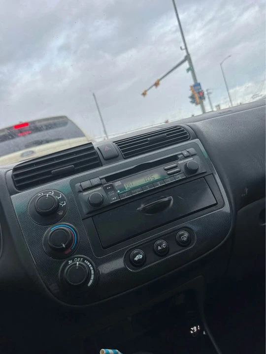 2004 Honda Civic 7th Gen - Image 10 of 12