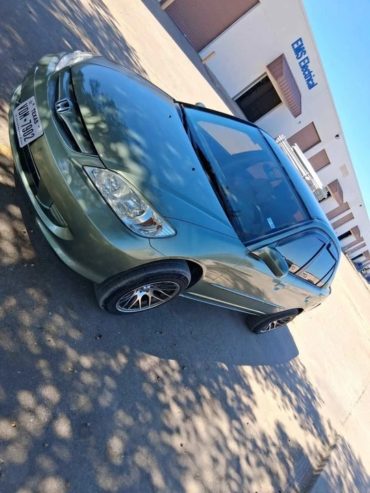 2004 Honda Civic 7th Gen - Image 2 of 11
