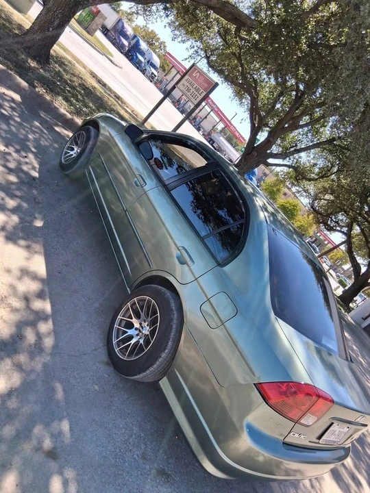 2004 Honda Civic 7th Gen - Image 5 of 11