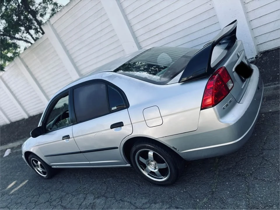 2004 Honda Civic 7th Gen - Image 2 of 17