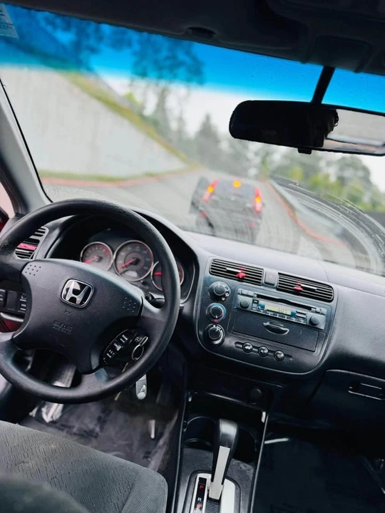 2004 Honda Civic 7th Gen - Image 11 of 14