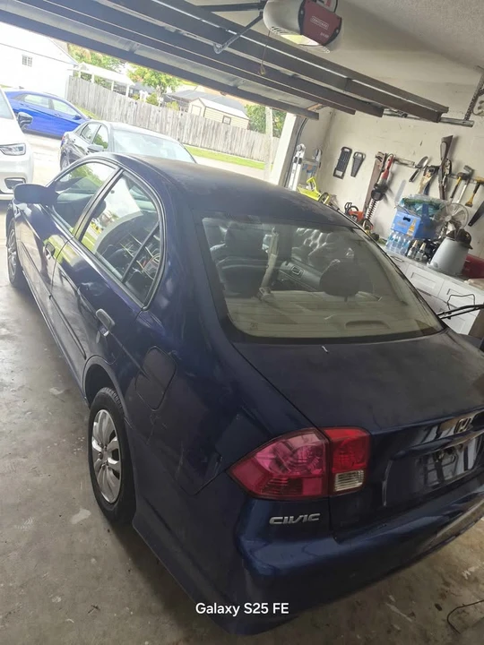2004 Honda Civic 7th Gen - Image 3 of 3