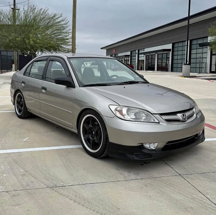 2004 Honda Civic 7th Gen - Image 2 of 13