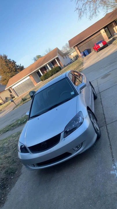 2004 Honda Civic 7th Gen - Image 2 of 4