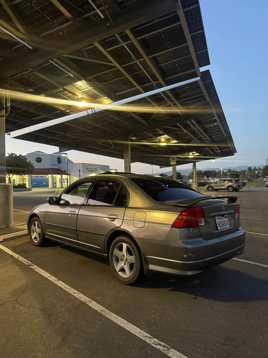 2004 Honda Civic 7th Gen - Image 2 of 8