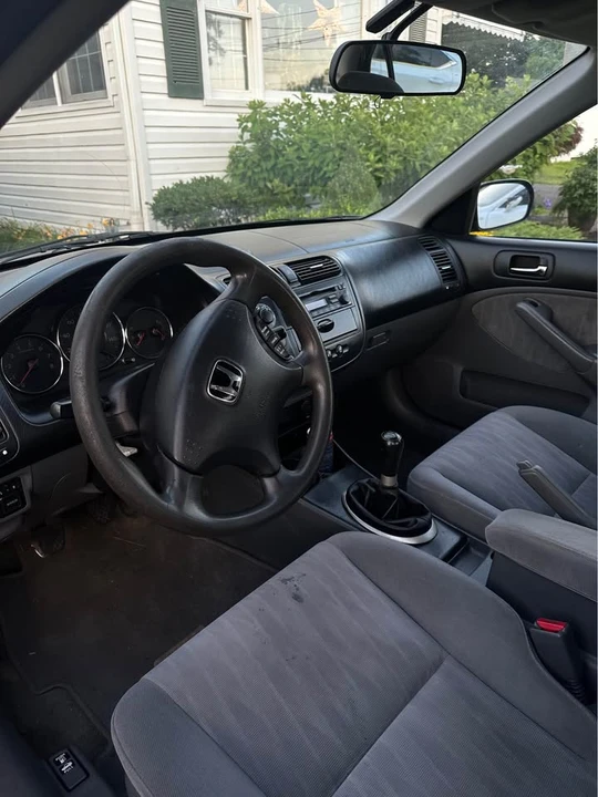 2004 Honda Civic 7th Gen - Image 2 of 13