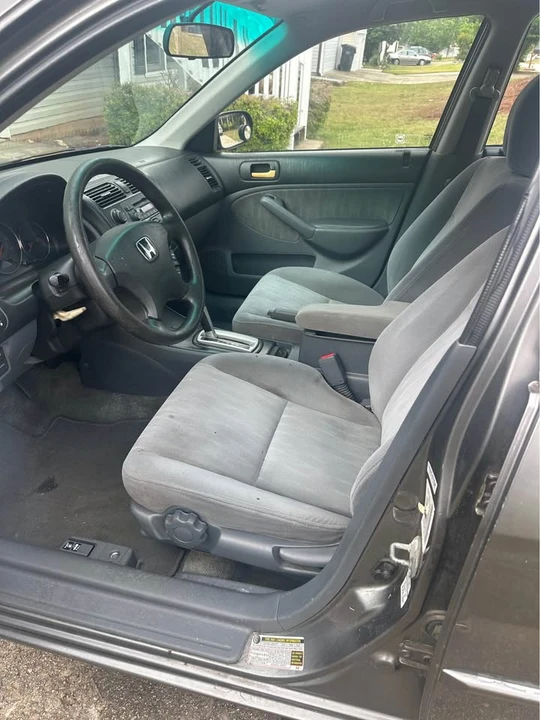 2004 Honda Civic 7th Gen - Image 9 of 12