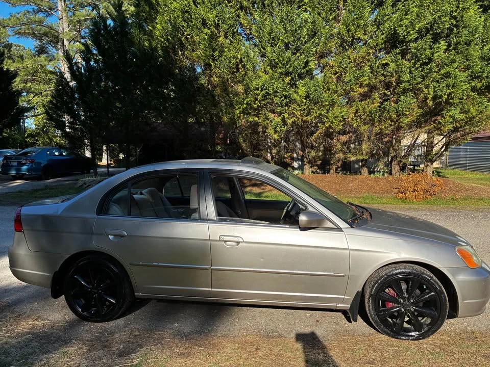 2004 Honda Civic 7th Gen - Image 3 of 7
