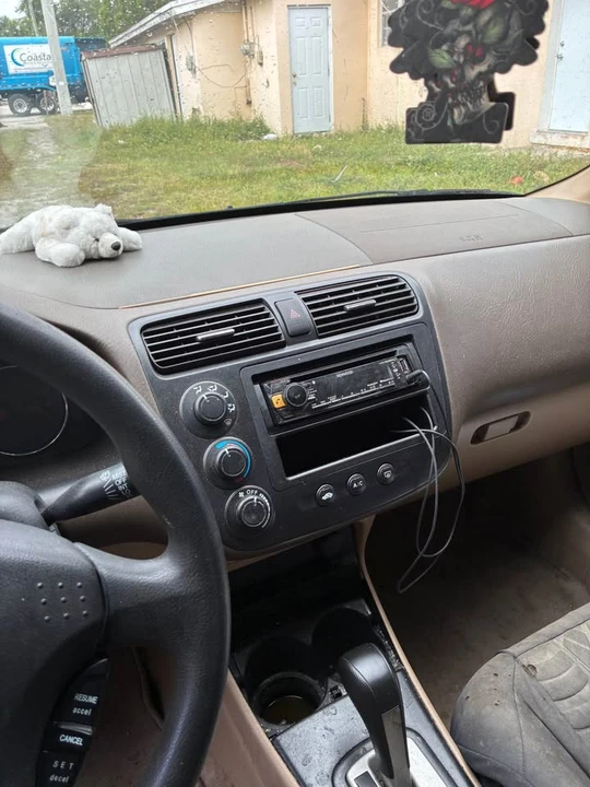 2004 Honda Civic 7th Gen - Image 7 of 11