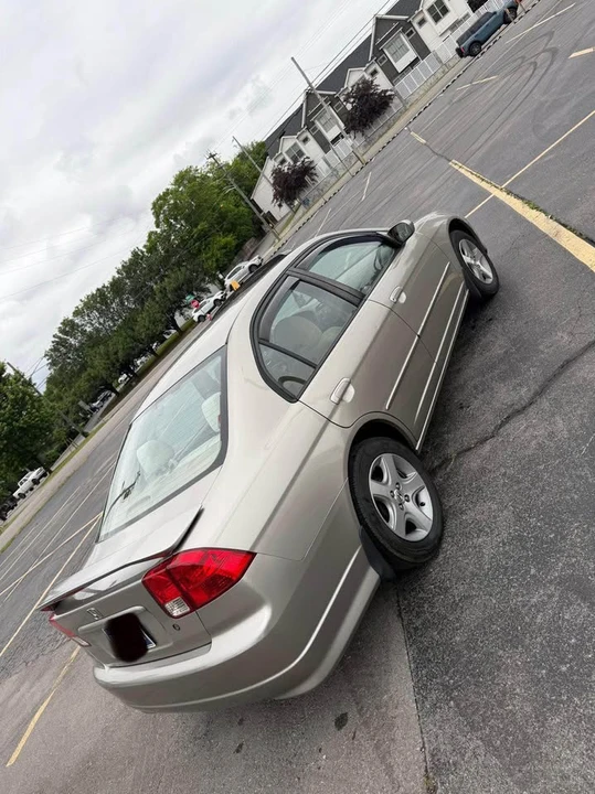 2004 Honda Civic 7th Gen - Image 5 of 15