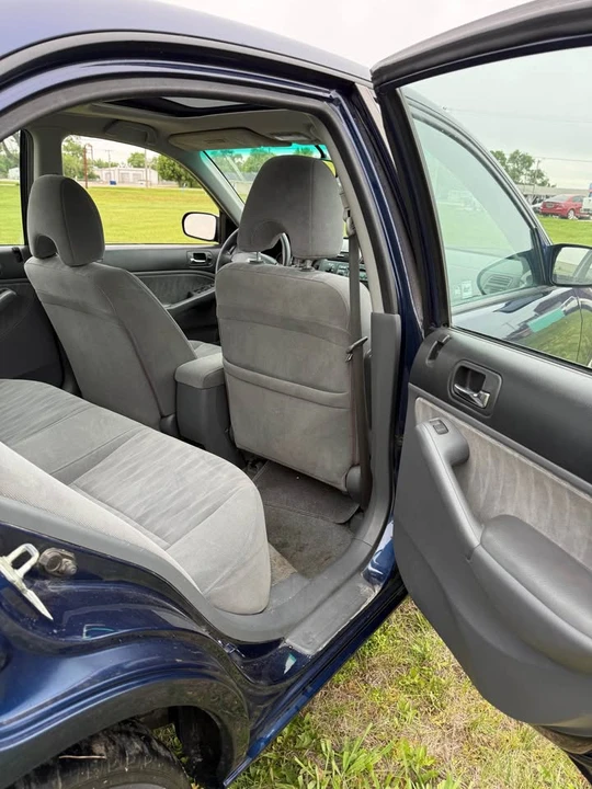 2004 Honda Civic 7th Gen - Image 13 of 17