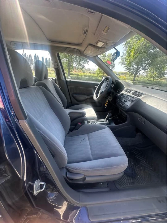2004 Honda Civic 7th Gen - Image 9 of 11