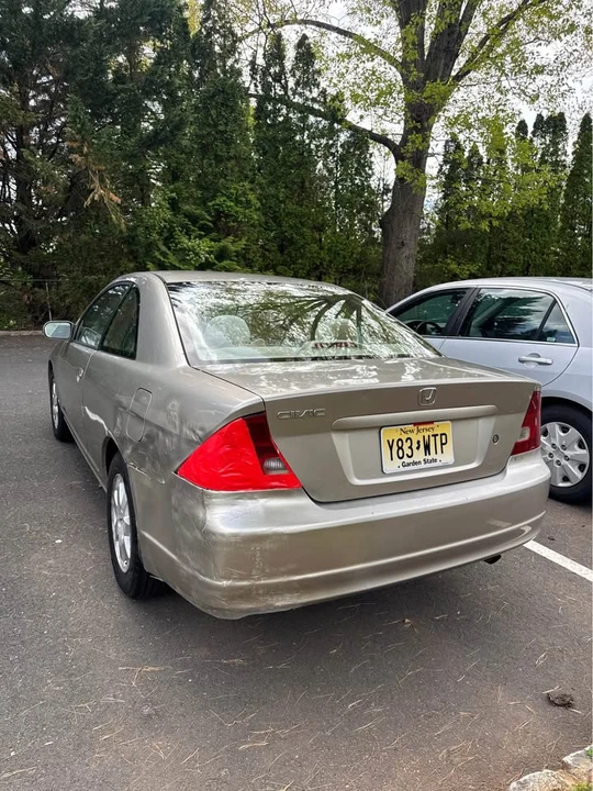 2004 Honda Civic 7th Gen - Image 2 of 3